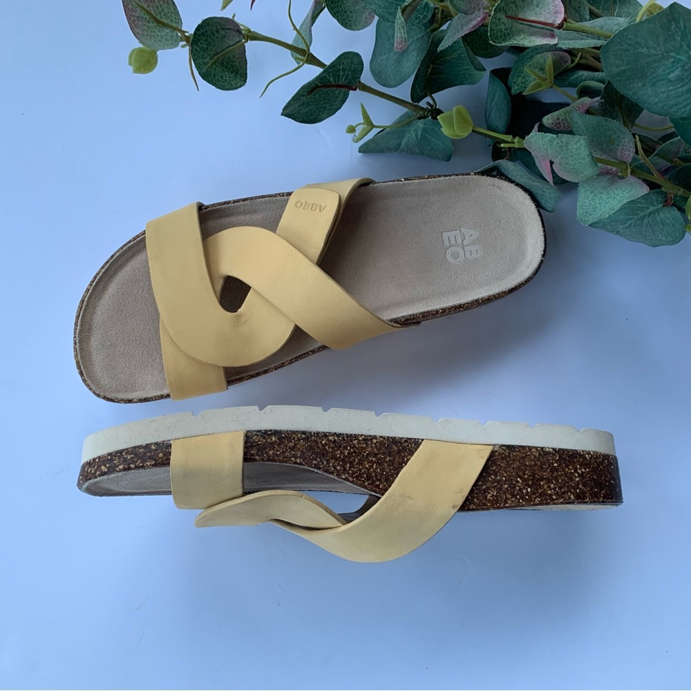 Abeo Lizzy Leather Slide Sandals in Yellow